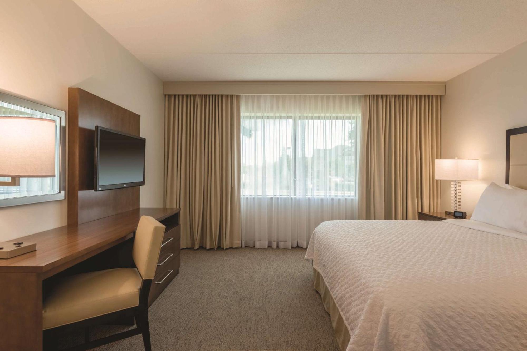 Embassy Suites By Hilton Milwaukee Brookfield Dış mekan fotoğraf