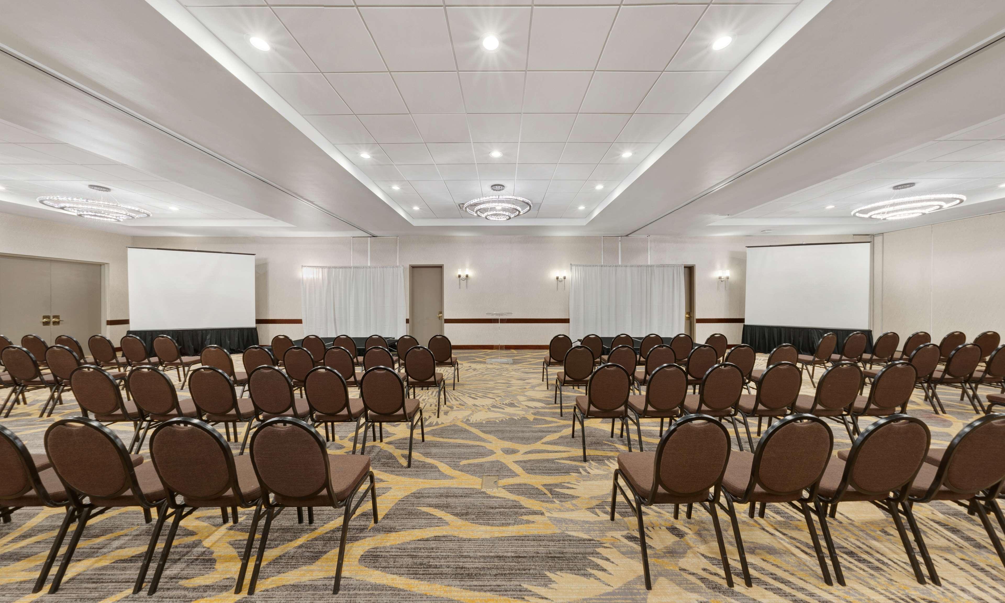 Embassy Suites By Hilton Milwaukee Brookfield Dış mekan fotoğraf