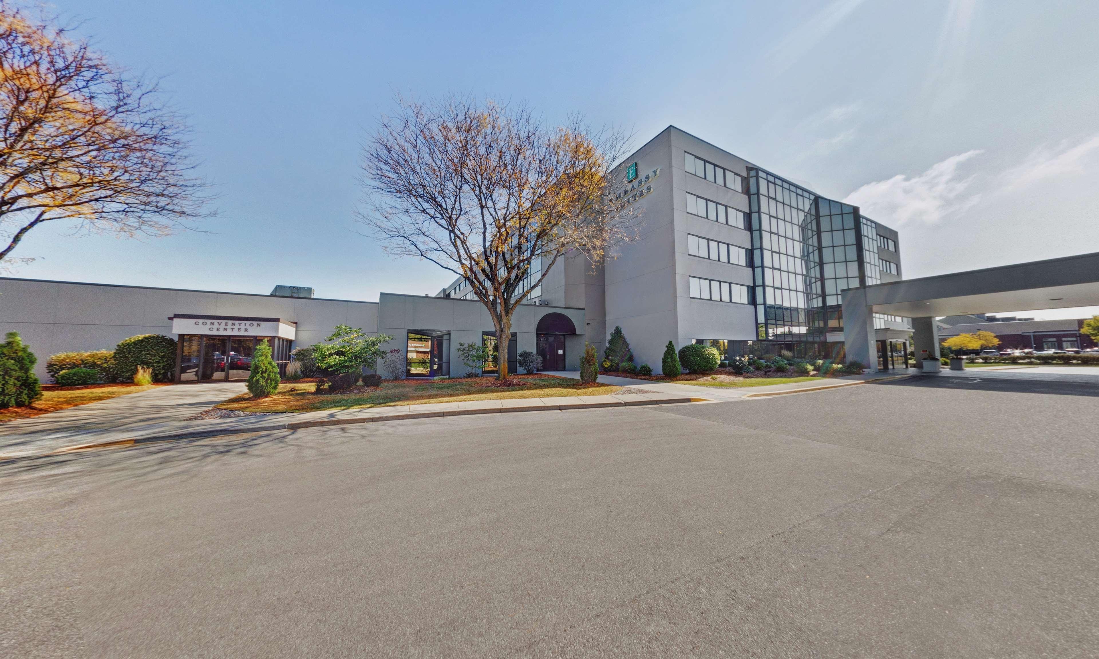 Embassy Suites By Hilton Milwaukee Brookfield Dış mekan fotoğraf