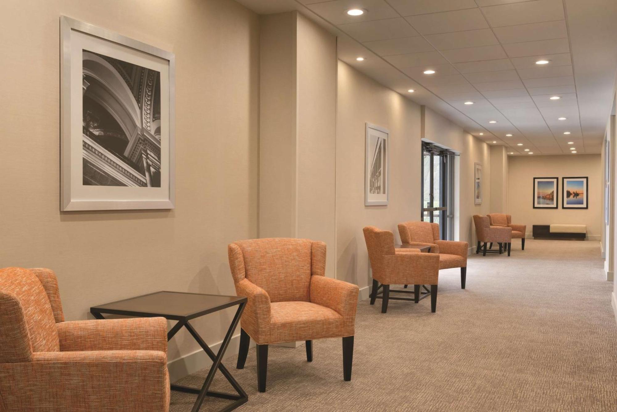 Embassy Suites By Hilton Milwaukee Brookfield Dış mekan fotoğraf