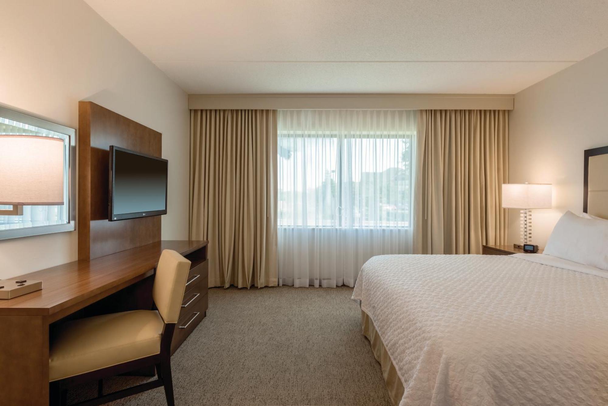 Embassy Suites By Hilton Milwaukee Brookfield Dış mekan fotoğraf